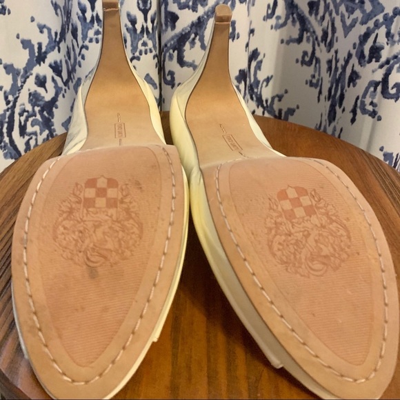 Vince Camuto Ashlynn Cream Peep Toe Pump… - Picture 5 of 8